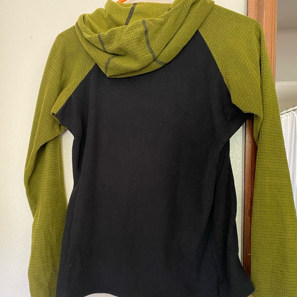 Women’s XS Melanzana Black and Green